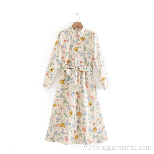 Robe de chemise imprimée florale colorée avec ceinture